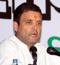 RBI changing rules like PM changes his clothes: Rahul