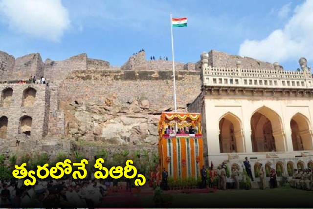 Cm Kcr hoists national flag at Golkonda fort