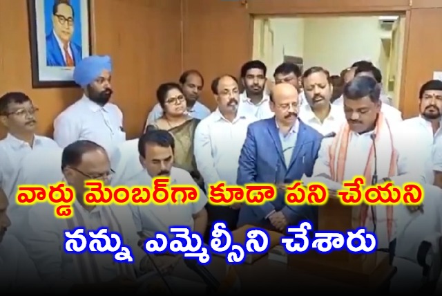 Teenmaar Mallanna gets emotional after oath taking