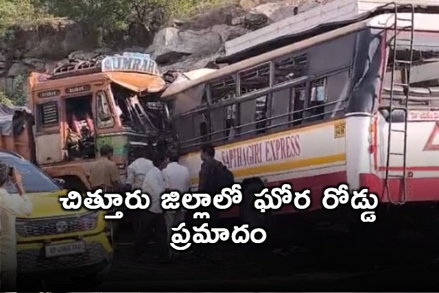 8 dead in road accident in Chittoor district