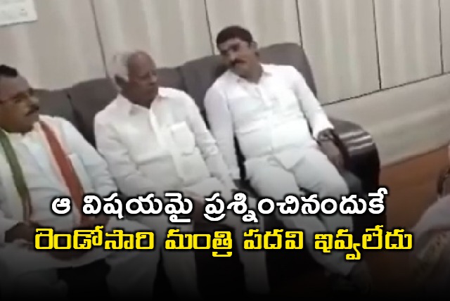 Kadiyam Srihari fires at KCR 